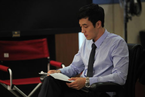 Mỹ nam So Ji Sub gây sốt với 'bóng ma' - 4