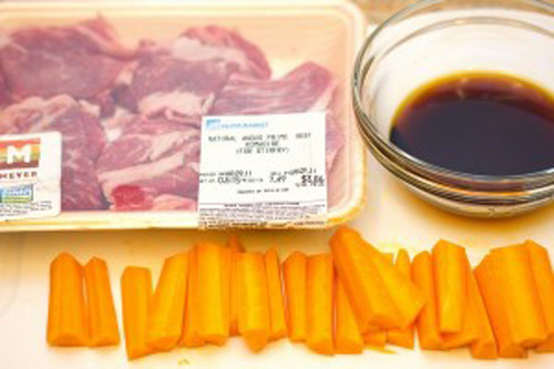 Thịt bò cuộn cà rốt đầy hấp dẫn - 1