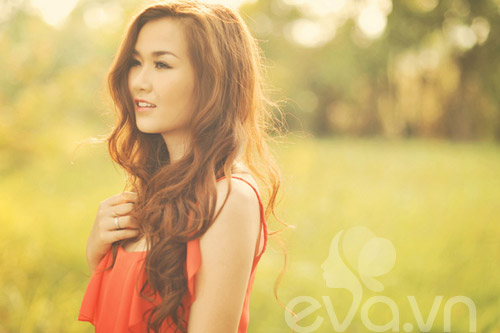 Hotgirl dịu dàng khoe dáng giữa đồng xanh - 2
