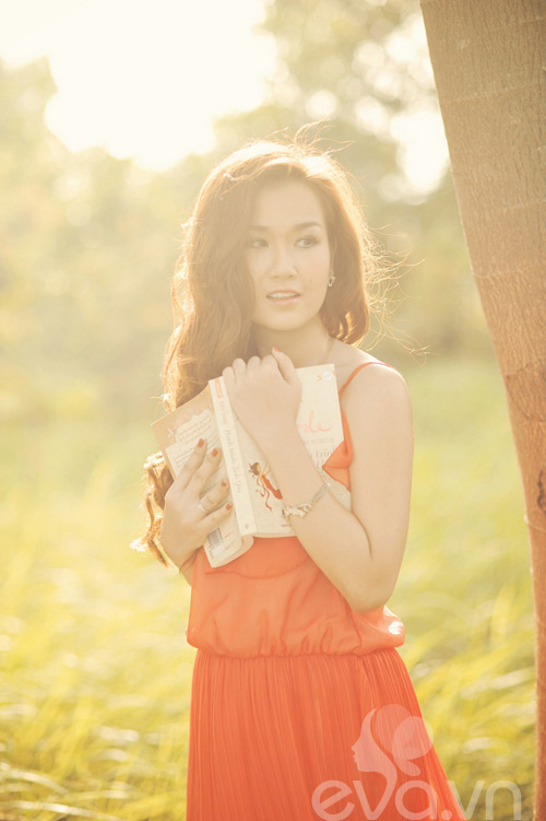 Hotgirl dịu dàng khoe dáng giữa đồng xanh - 3