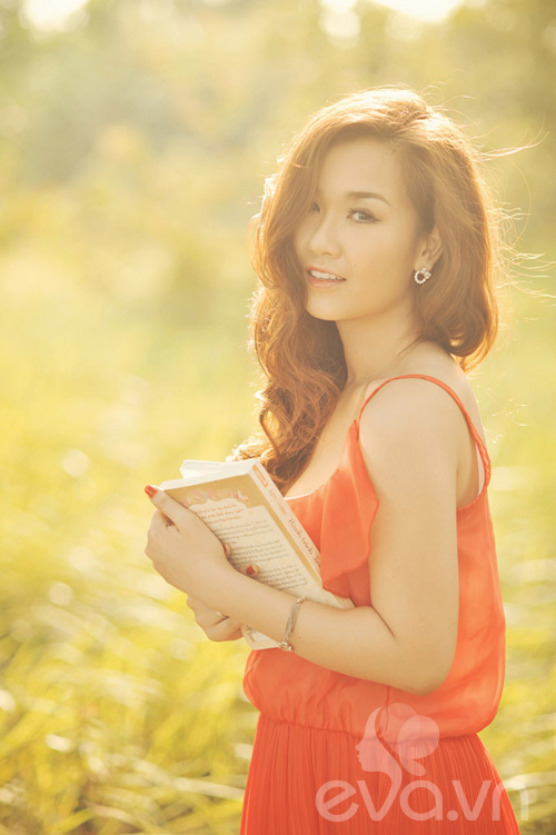 Hotgirl dịu dàng khoe dáng giữa đồng xanh - 4