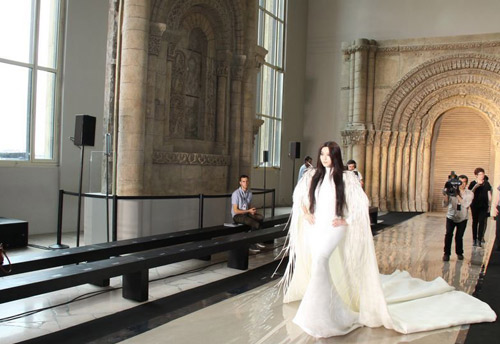 Phạm Băng Băng hóa thiên nga trên sàn catwalk - 2