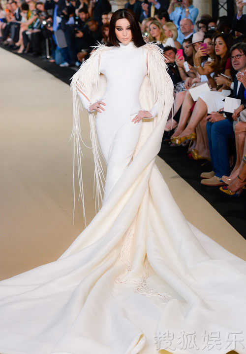 Phạm Băng Băng hóa thiên nga trên sàn catwalk - 12