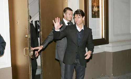 Ngó trộm ảnh "thân mật" của Tom và Beckham - 2