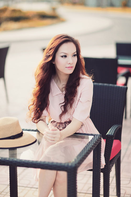 Đan Lê khoe vẻ duyên dáng - 1