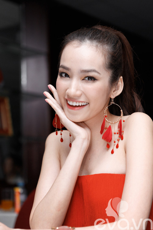 Trúc Diễm khoe vai trần gợi cảm từng milimet - 7