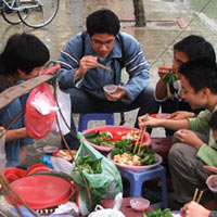 Khiếp vía với "văn hóa" bún mắng cháo chửi Hà Nội