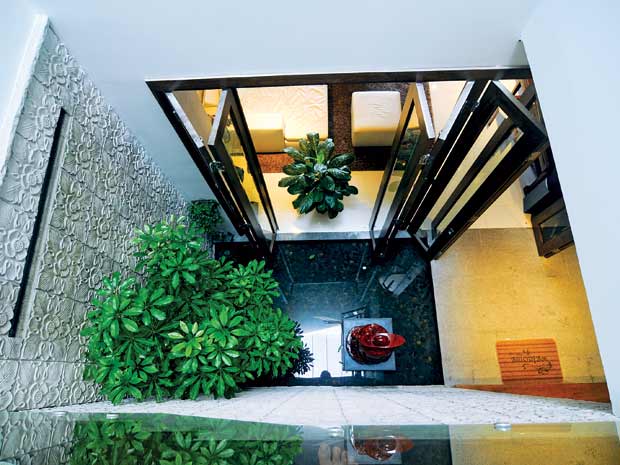 Chẳng cần biển, nhà đẹp ngắm nhìn núi cao - 3