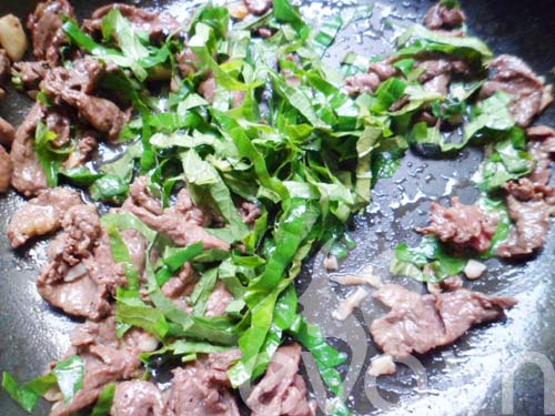 Thịt ngựa xào lá lốt thơm lừng - 5