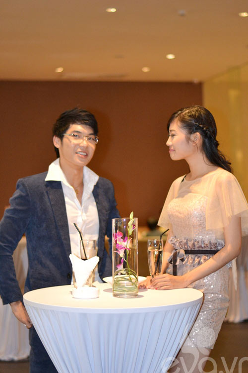 Trương Nam Thành tình tứ bên siêu mẫu - 5