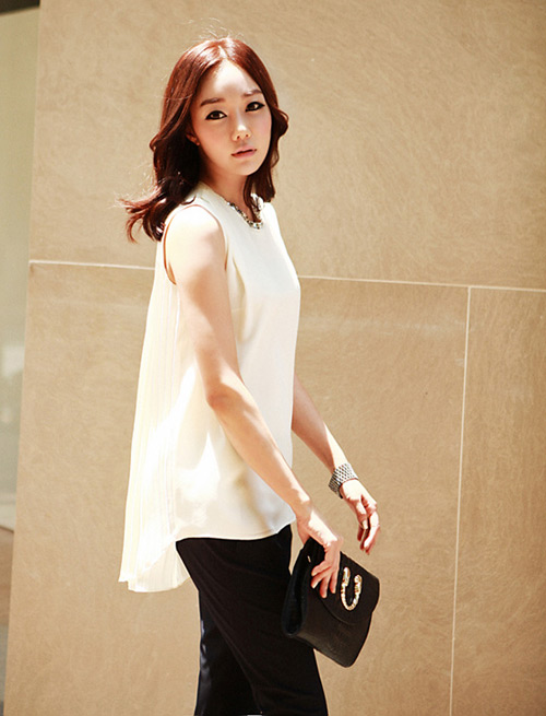 Vấn vương cùng thời trang đen - trắng - 4