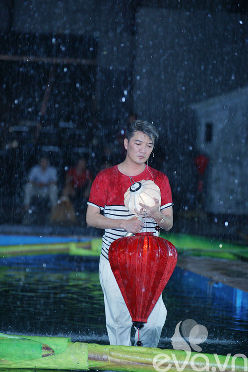 Mr Đàm khóc như mưa trên sân khấu - 5