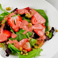 Ngon mát với salad dâu tây