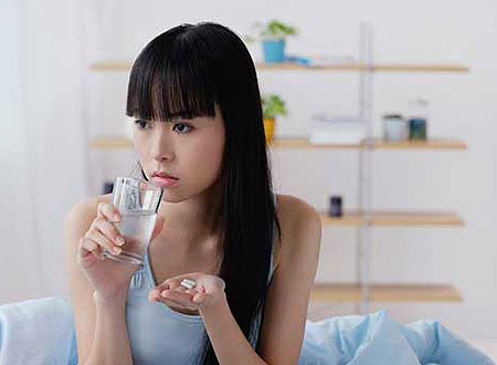 Buồn nôn vì dùng bao cao su khi quan hệ? - 2