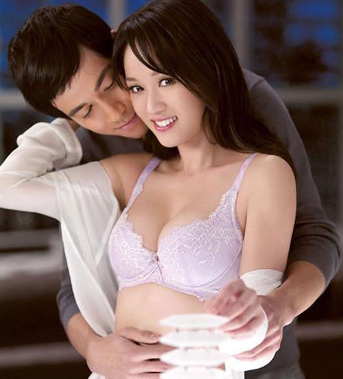 Anh đi với nhiều cô vì thích bộ ngực lớn của họ
