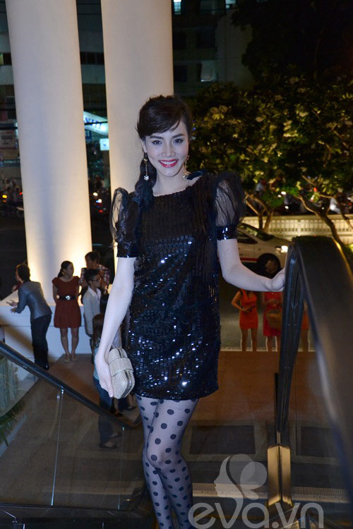 Hà Hồ ấn tượng, Ngọc Trinh mờ nhạt - 17