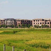Bất động sản “đóng băng”, đất dịch vụ mắc kẹt