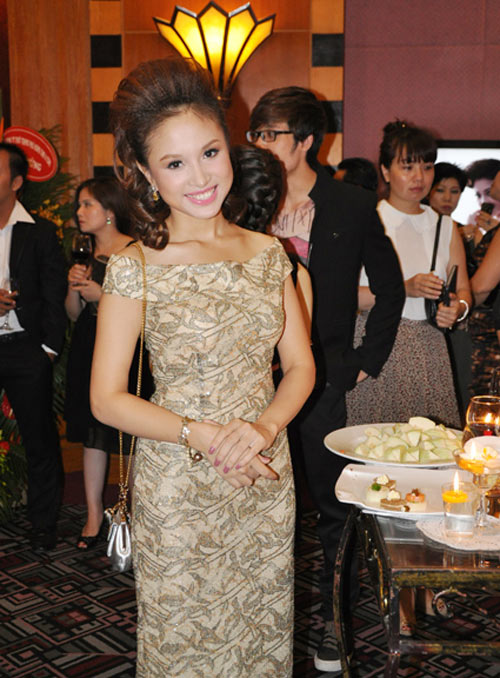 Khi hoa hậu kém tươi - 13