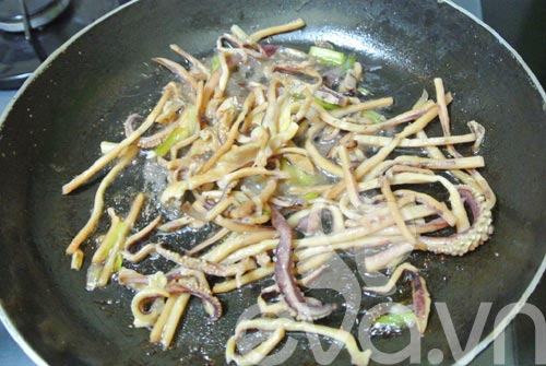 Mực khô xào dứa ấm lòng ngày mưa - 4