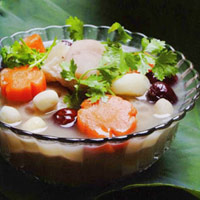 Nhớ canh hạt sen móng giò mẹ nấu