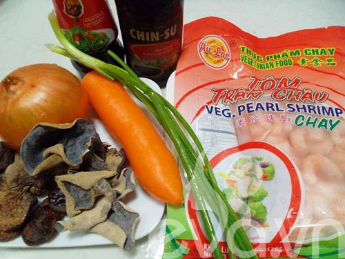 Tôm chay xào cho lễ Vu Lan - 1