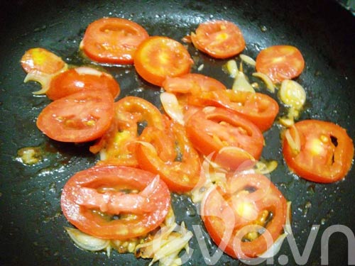 Chả tôm thịt xốt cà chua nóng hổi - 6