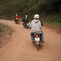 Mẹo đi xe máy đường dài an toàn
