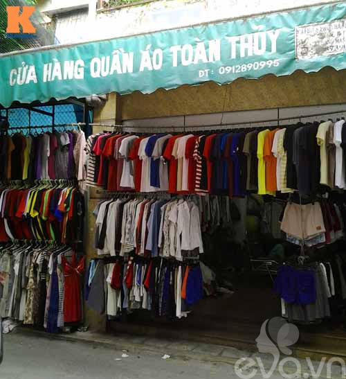 mot ngay lang thang cho hang thung dong tac - 1