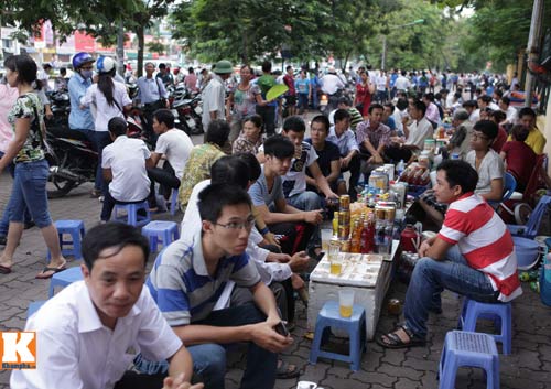 sang nay, thi sinh lam bai thi mon toan - 1