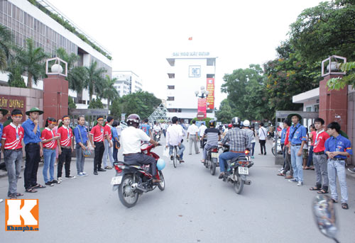 sang nay, thi sinh lam bai thi mon toan - 6