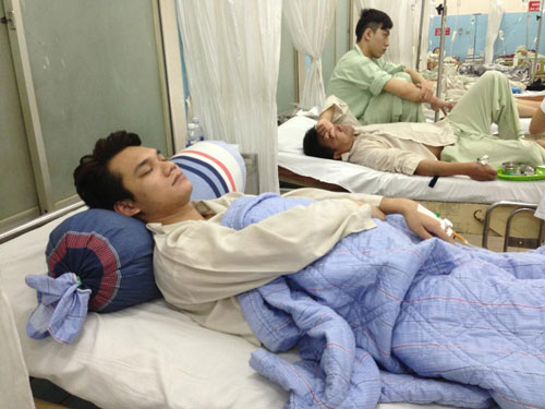 khac viet nhap vien cap cuu giua dem - 1