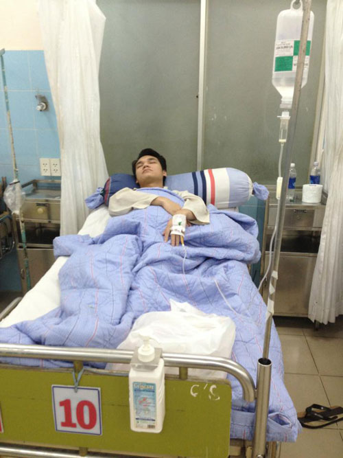 khac viet nhap vien cap cuu giua dem - 4