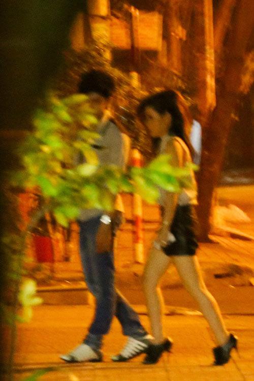 vo chong dan truong met moi sau tiec cuoi - 16