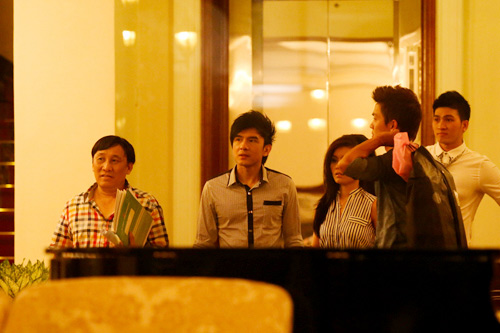vo chong dan truong met moi sau tiec cuoi - 1