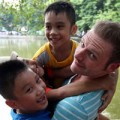 Làm mẹ - ĐRM: "Chú Tây" Kyo York làm hướng dẫn viên