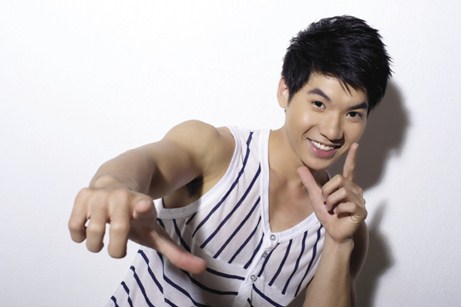 truong nam thanh da dua hoang yen ve ra mat - 5