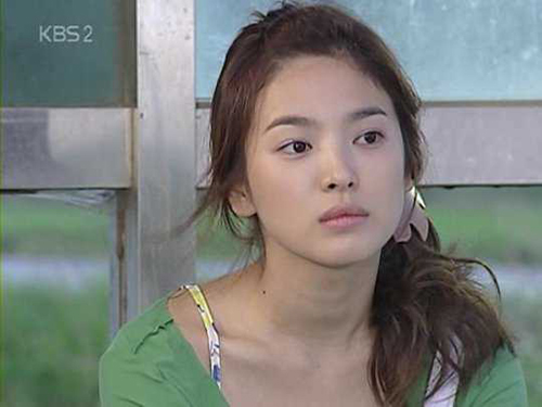 4 kieu toc gay 'sot' cua song hye kyo - 3