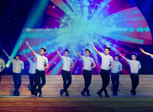 v.music tung dvd "de doi" - 2