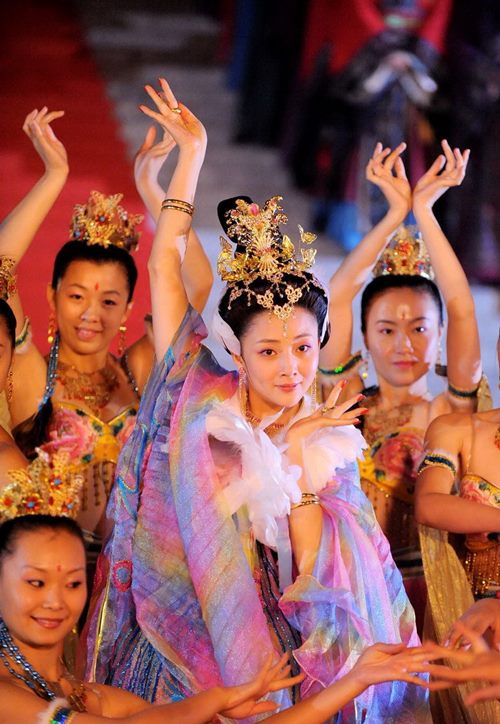 an dao ‘lot xac’ tu duong quy phi den vo tac thien - 3