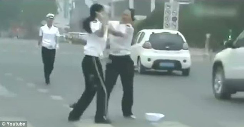 5 clip gay phan no trong tuan (13/7-20/7) - 1
