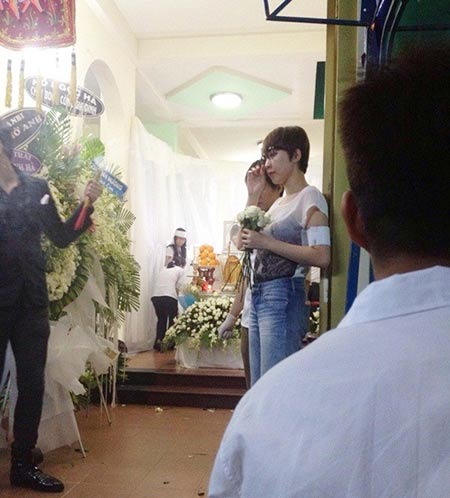 toc tien mat dien thoai trong dam tang wanbi - 2