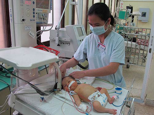 moi ngay, 70 tre so sinh tu vong - 1