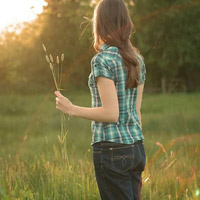 Anh hứa mãi mãi chỉ yêu em