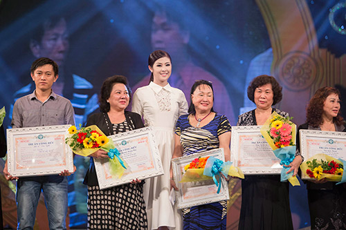 ngoc han giup tre em ngheo mo tim - 9