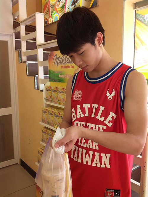 hot boy "ha noi, anh yeu em" khien fan ngay ngat - 8