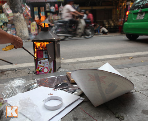 ngap tran do hi-tech “danh tang” nguoi coi am - 14