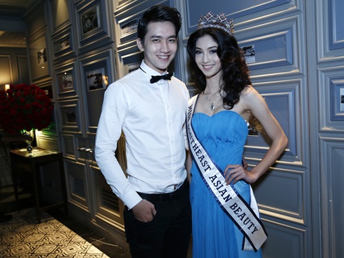 ngoc trinh khoe vai tran du tiec o thai lan - 6