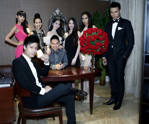 ngoc trinh khoe vai tran du tiec o thai lan - 8