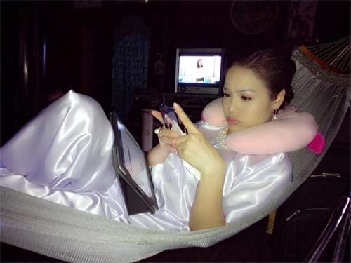 tran thanh va nguoi yeu to chuc sinh nhat cho ba - 6