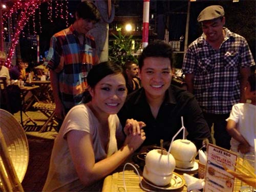 tran thanh va nguoi yeu to chuc sinh nhat cho ba - 11